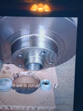 Задни спирачни дискове(лагер главина)Рено Гранд Сценик 3  2.0 dci 2009год-2016год., снимка 1