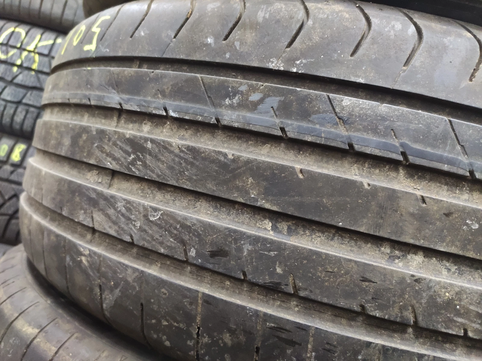 Гуми Летни 235/50R18, снимка 2 - Гуми и джанти - 54655632
