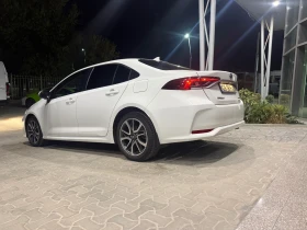 Toyota Corolla Седан/хибрид, снимка 8