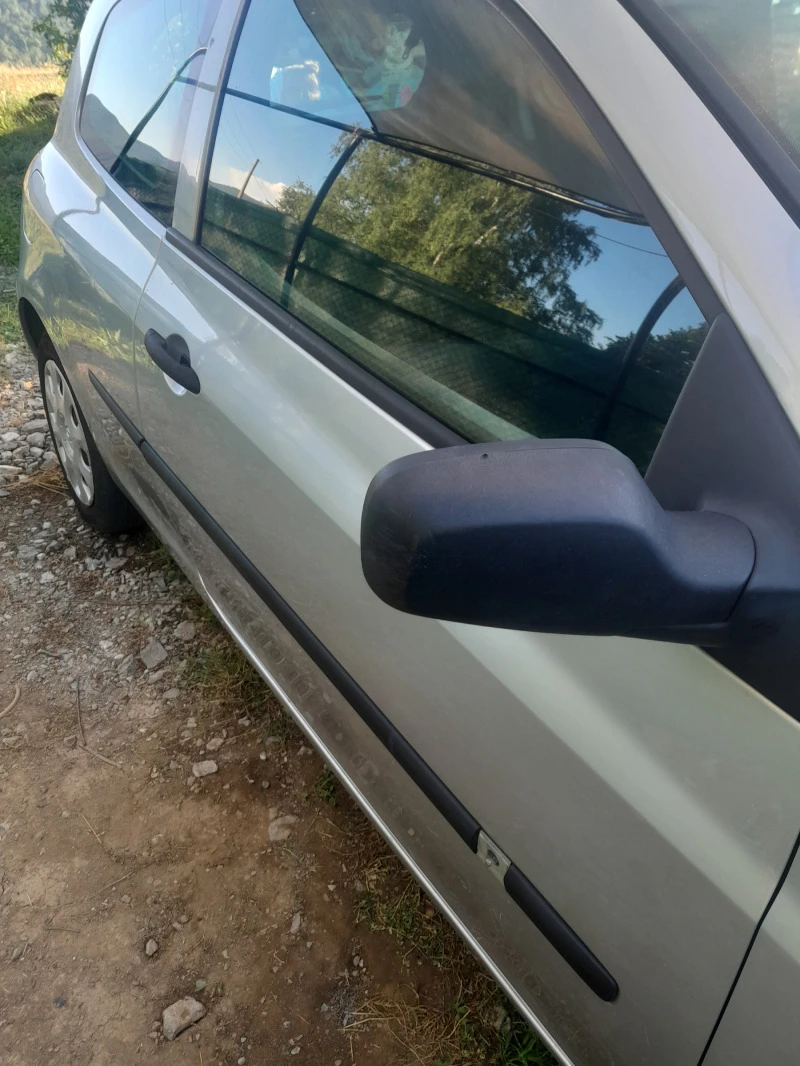 Renault Clio 1.2i, снимка 15 - Автомобили и джипове - 46973776