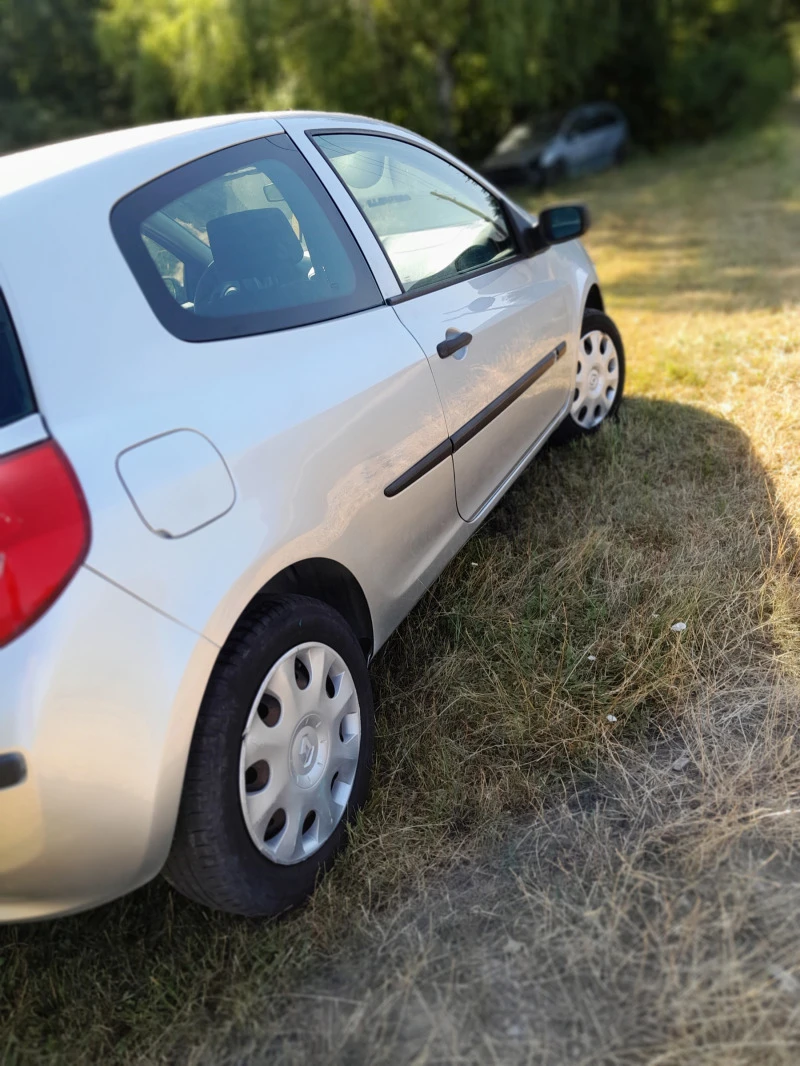 Renault Clio 1.2i, снимка 6 - Автомобили и джипове - 46973776