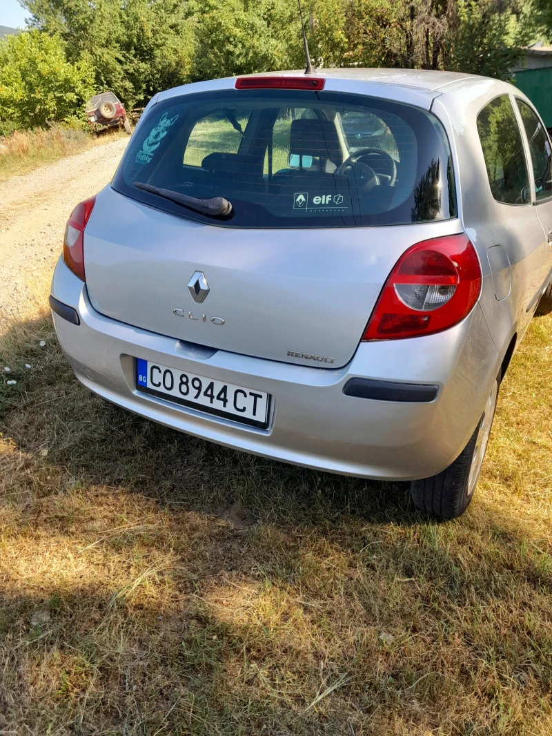 Renault Clio 1.2i, снимка 13 - Автомобили и джипове - 46973776