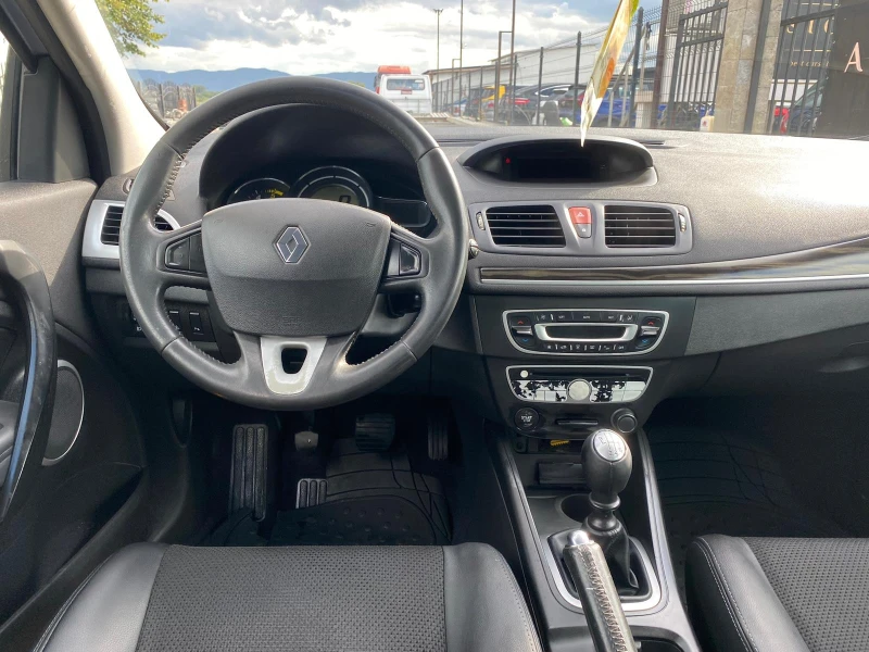 Renault Megane 1.5D , снимка 13 - Автомобили и джипове - 47302770