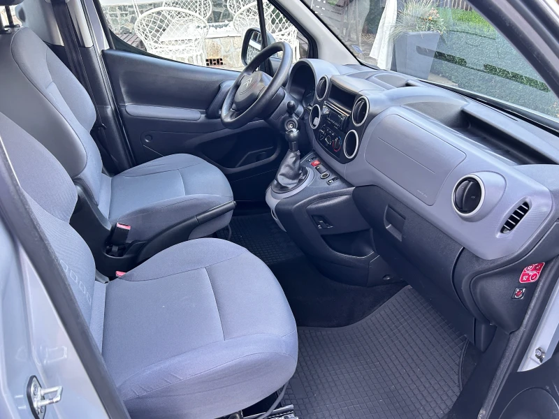 Citroen Berlingo 1.6HDI Multispace, снимка 8 - Автомобили и джипове - 47430622