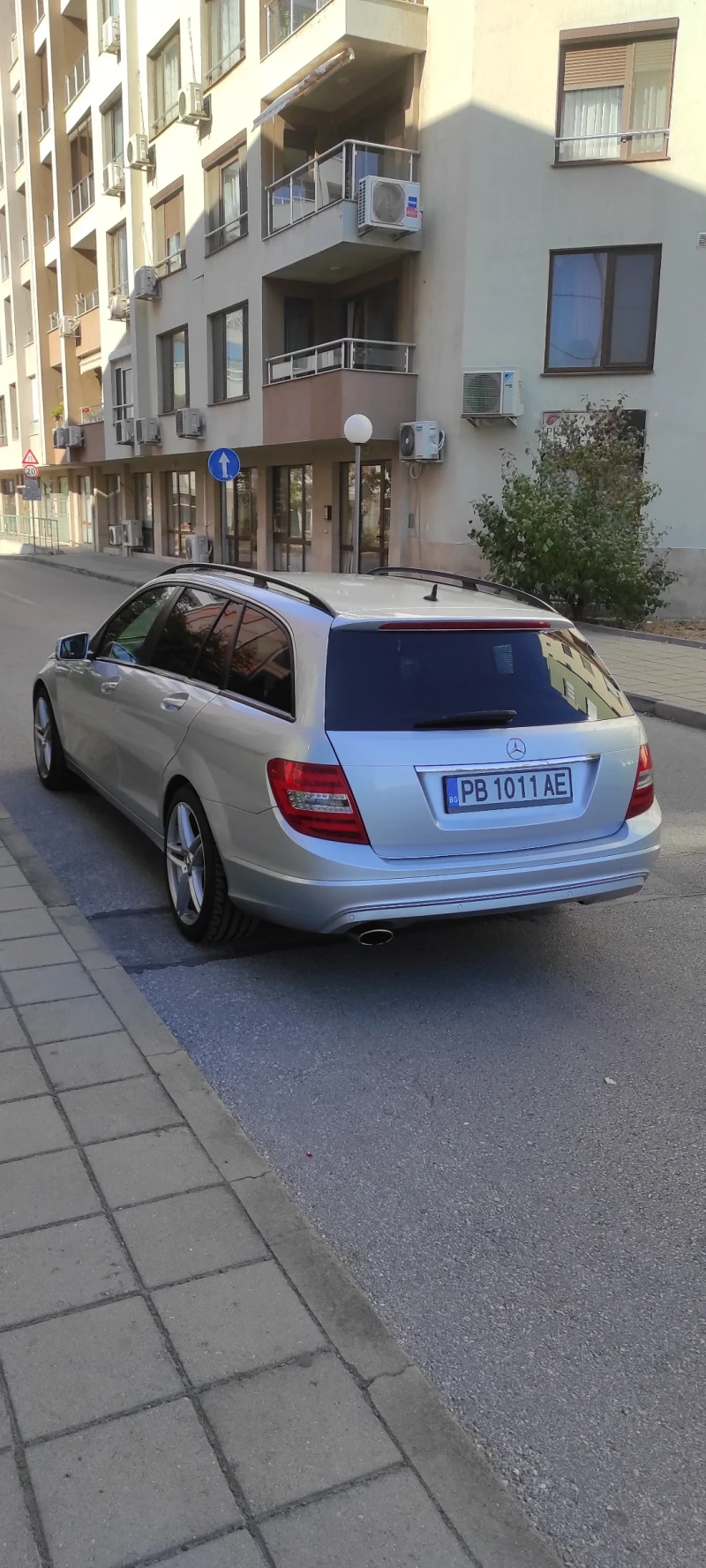 Mercedes-Benz C 200 Фейслифт, биксенон, парктроници, кожа, подгрев , снимка 4 - Автомобили и джипове - 47705423