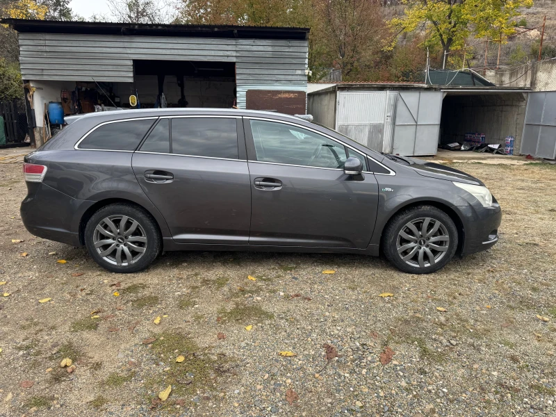 Toyota Avensis, снимка 3 - Автомобили и джипове - 52348150