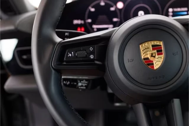 Porsche Taycan 4S/571HP/360/PANO/4X4/93kWh/AMBIENT/825v | Mobile.bg   12