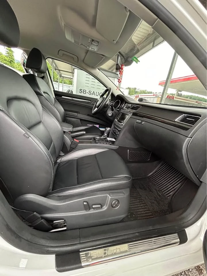 Skoda Superb, снимка 6 - Автомобили и джипове - 55168638