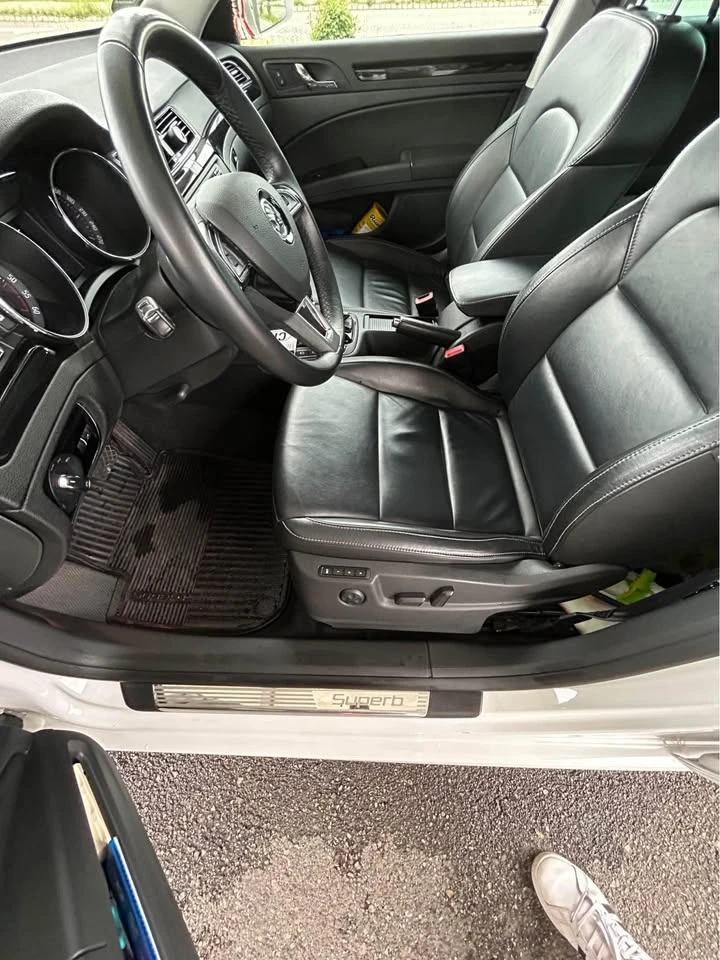 Skoda Superb, снимка 8 - Автомобили и джипове - 55168638