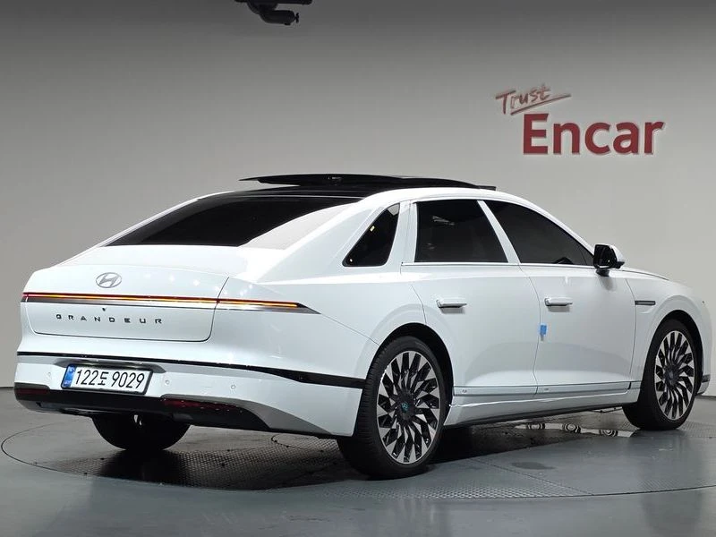 Hyundai Grandeur 2.5 Automatic, снимка 4 - Автомобили и джипове - 55656185