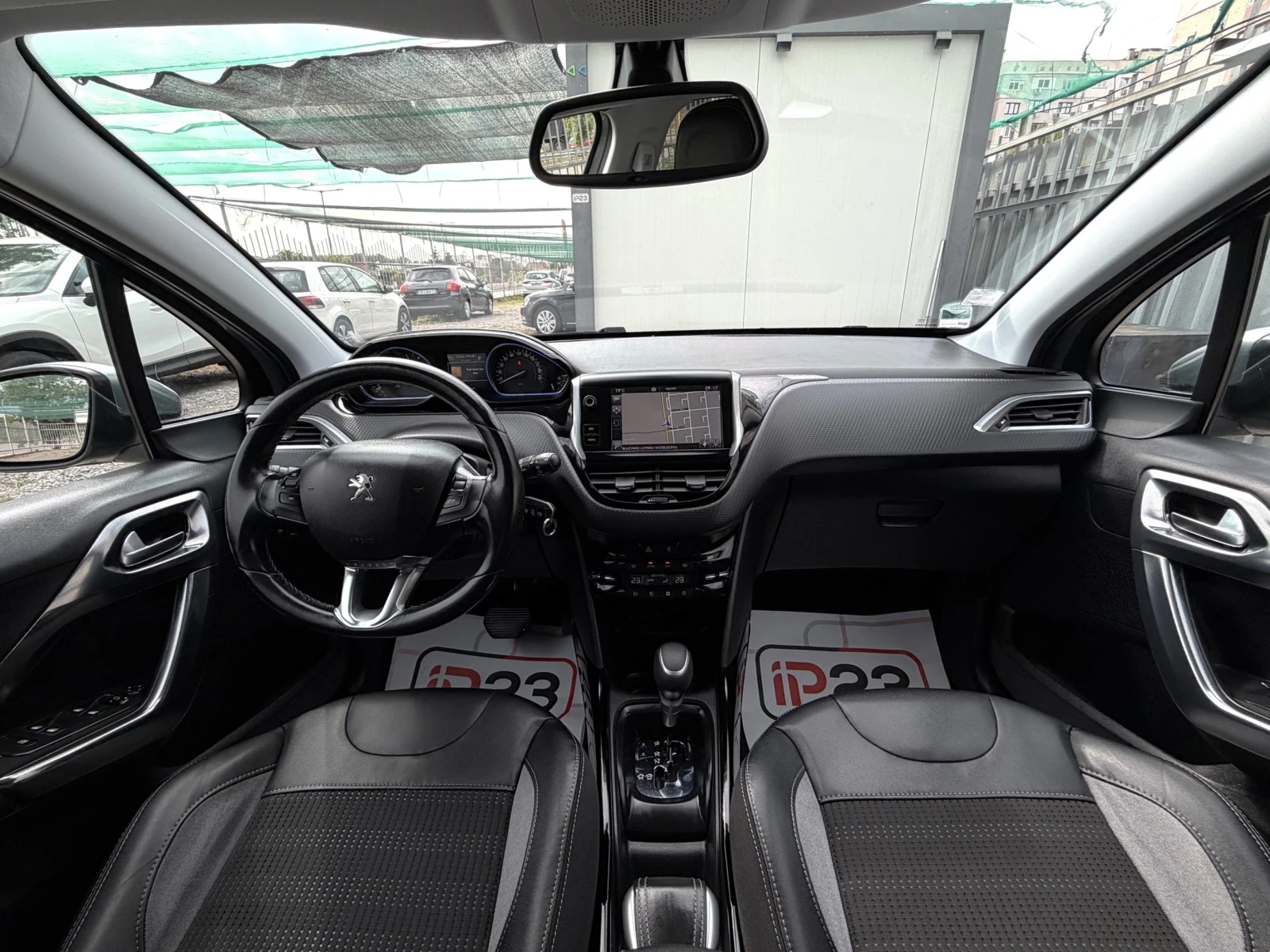 Peugeot 2008 БЕНЗИН* АВТОМАТИК* Apple* CarPlay* * * , снимка 11 - Автомобили и джипове - 49596226