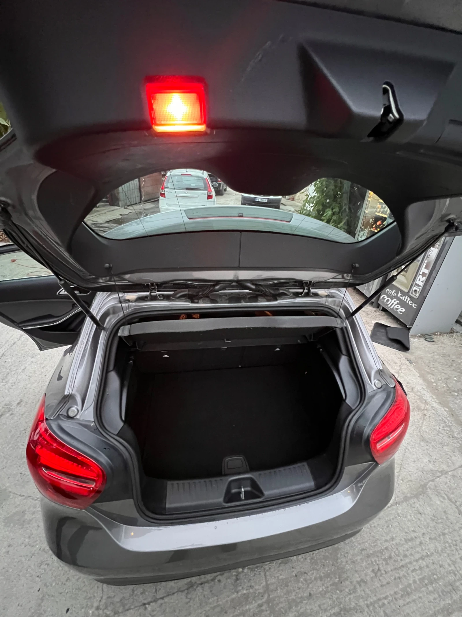Mercedes-Benz A 180  - изображение 7
