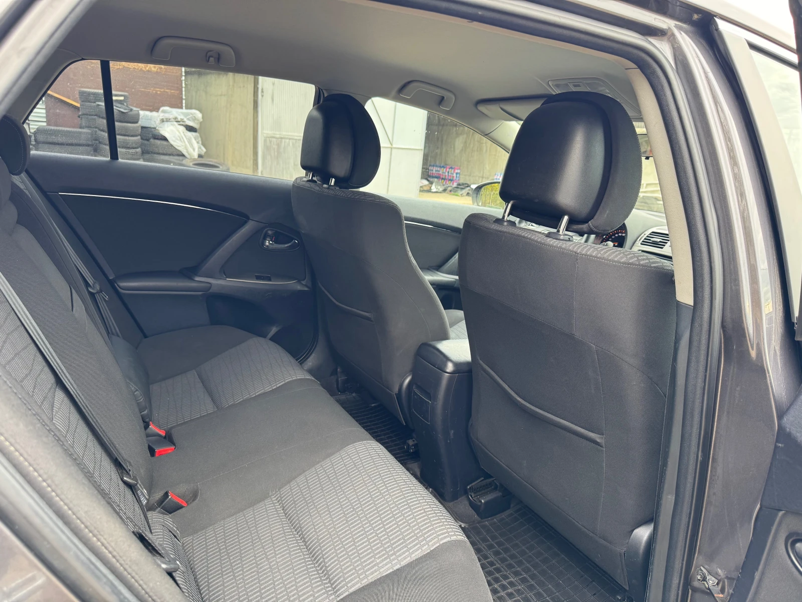 Toyota Avensis | Mobile.bg   13