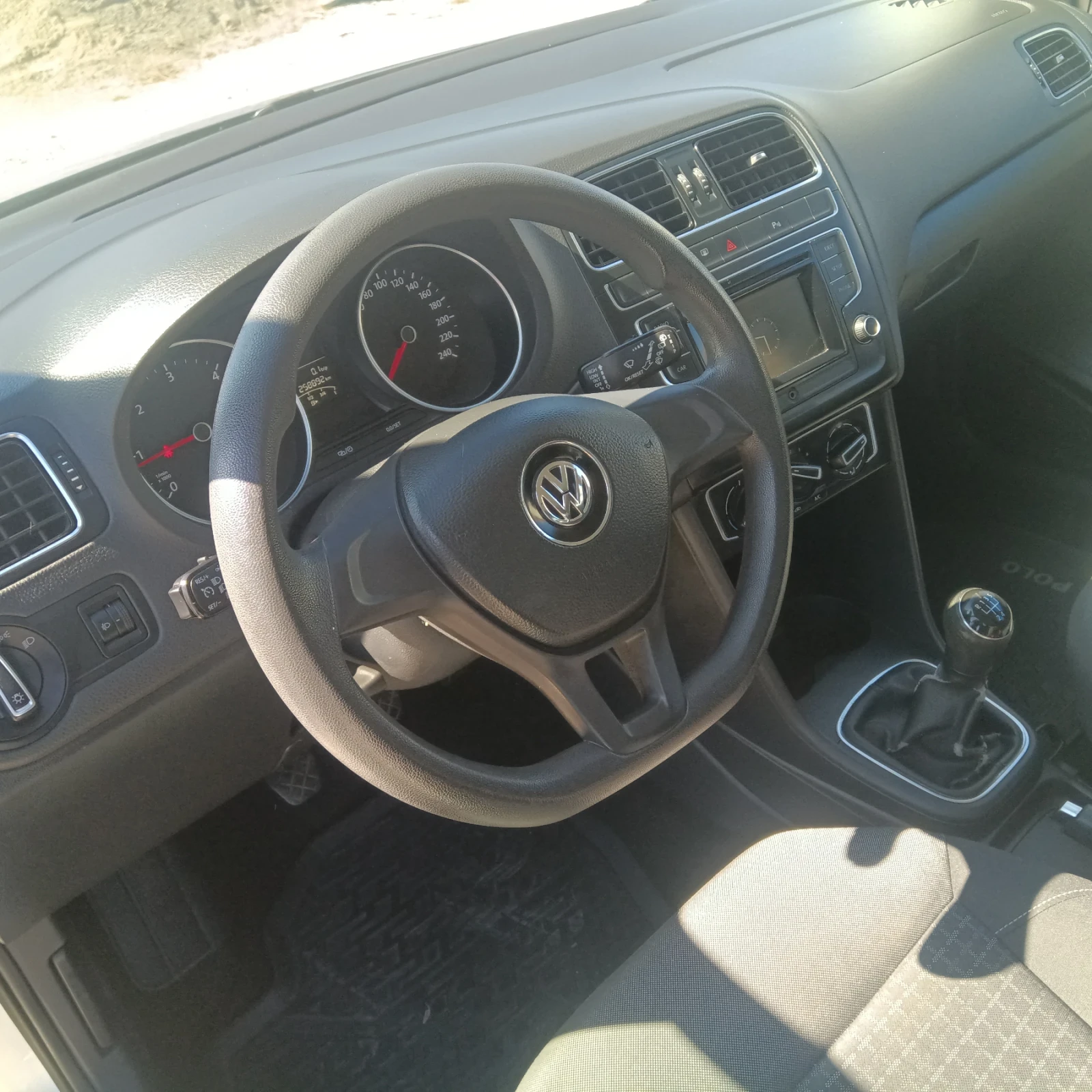 VW Polo 1.4TDI 75p.s, снимка 9 - Автомобили и джипове - 53799101