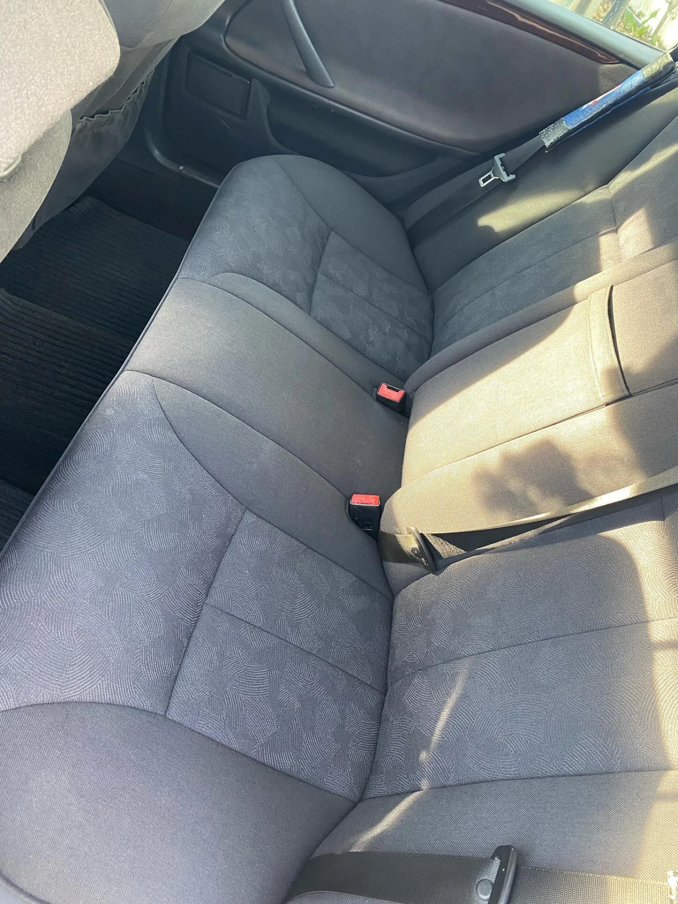 Mercedes-Benz E 270 2.7CDI 170k, снимка 4 - Автомобили и джипове - 53868903