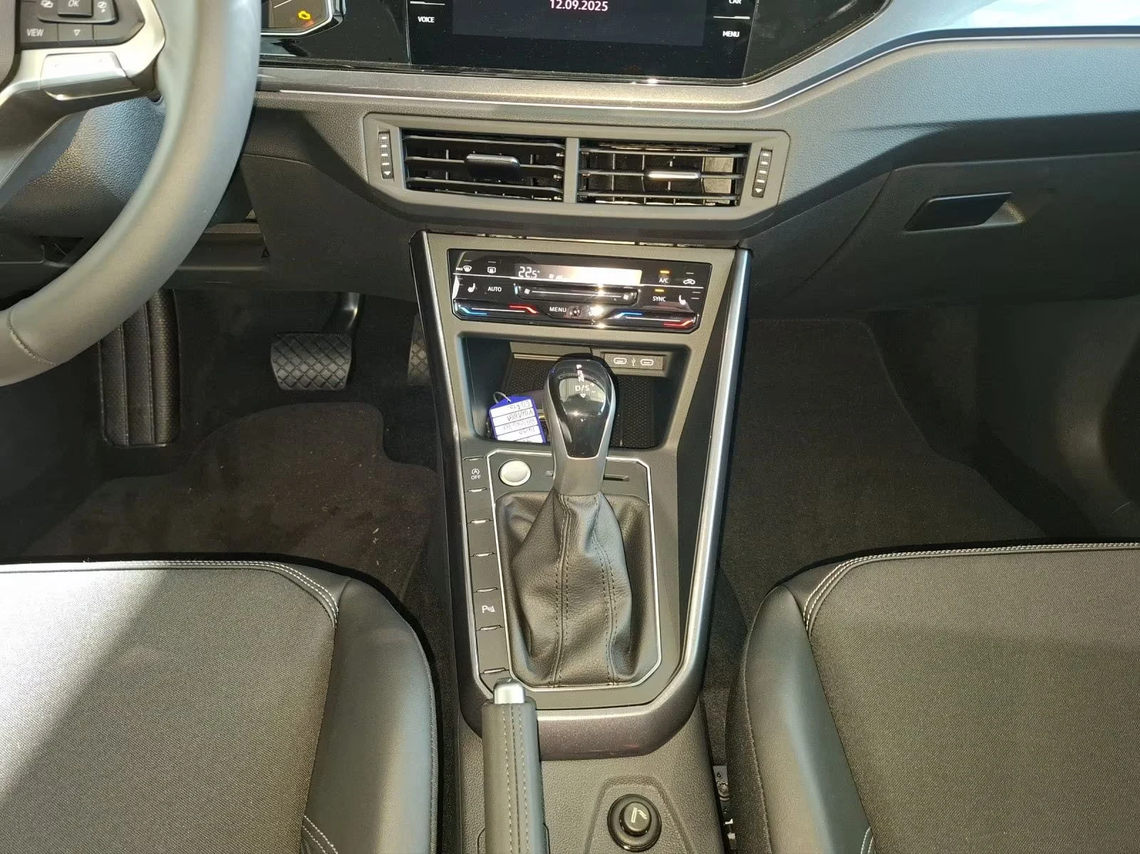 VW Taigo 116HP/STYLE/DSG/NAVI/MATRIX/CAM/KLESS/197z, снимка 13 - Автомобили и джипове - 53948826