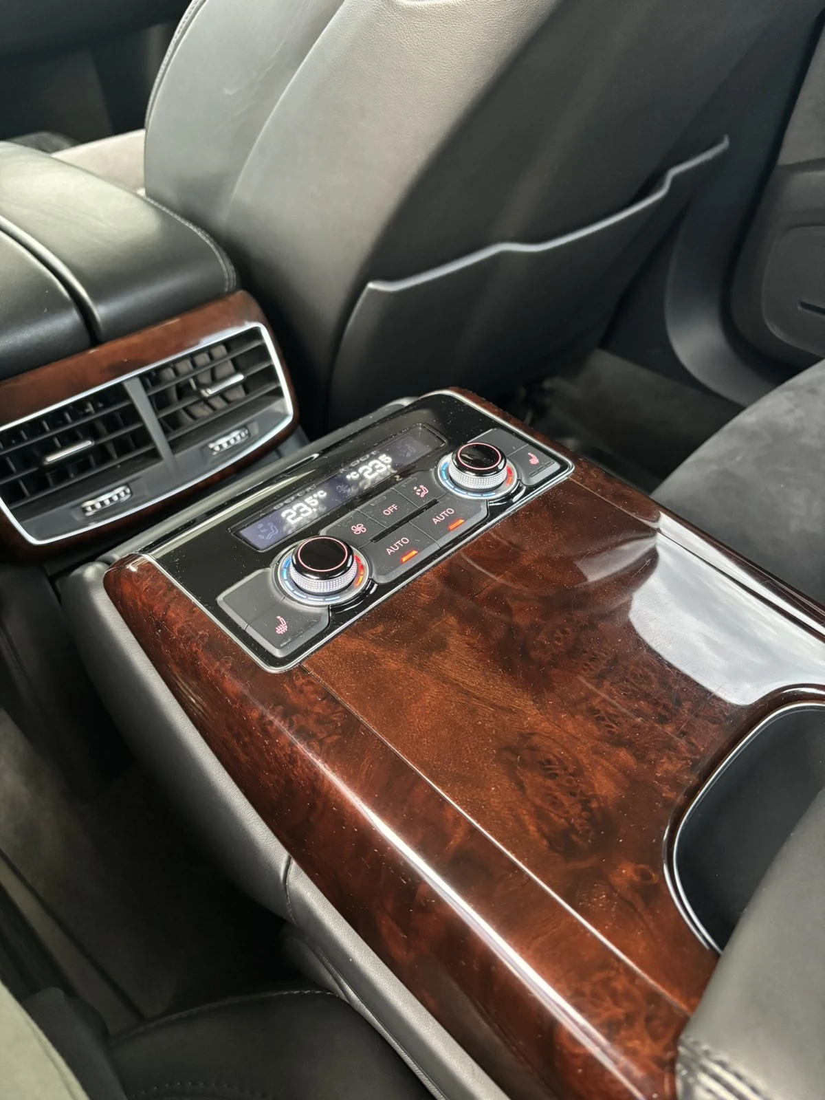 Audi A8, снимка 10 - Автомобили и джипове - 54015715