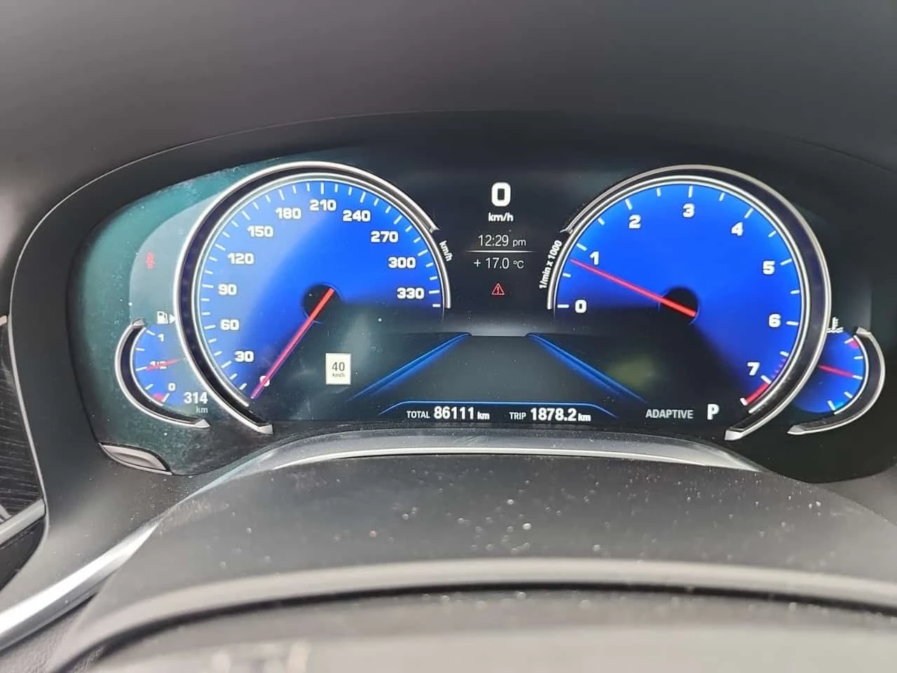 BMW 750 XDRIVE * DISTRONIC * SOFT-CLOSE * 360 * MASSAGE, снимка 9 - Автомобили и джипове - 54383907