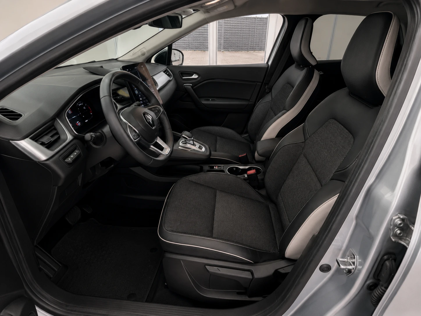 Renault Captur ЛИЗИНГ/ 1.3 TCe Mild Hybrid 140 EDC / LED / Navi /, снимка 10 - Автомобили и джипове - 54611243