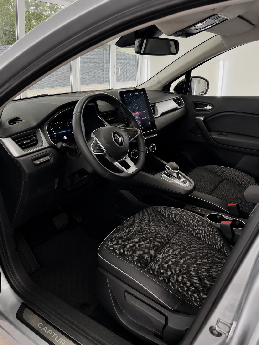 Renault Captur ЛИЗИНГ/ 1.3 TCe Mild Hybrid 140 EDC / LED / Navi /, снимка 8 - Автомобили и джипове - 54611243