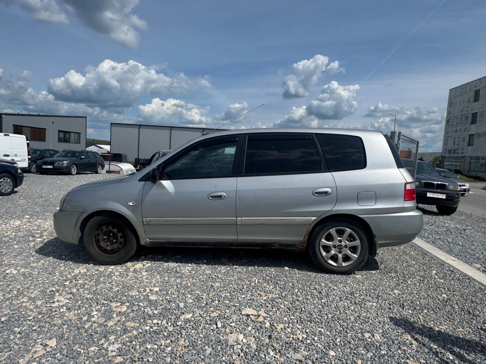 Kia Carnival, снимка 8 - Автомобили и джипове - 54670407