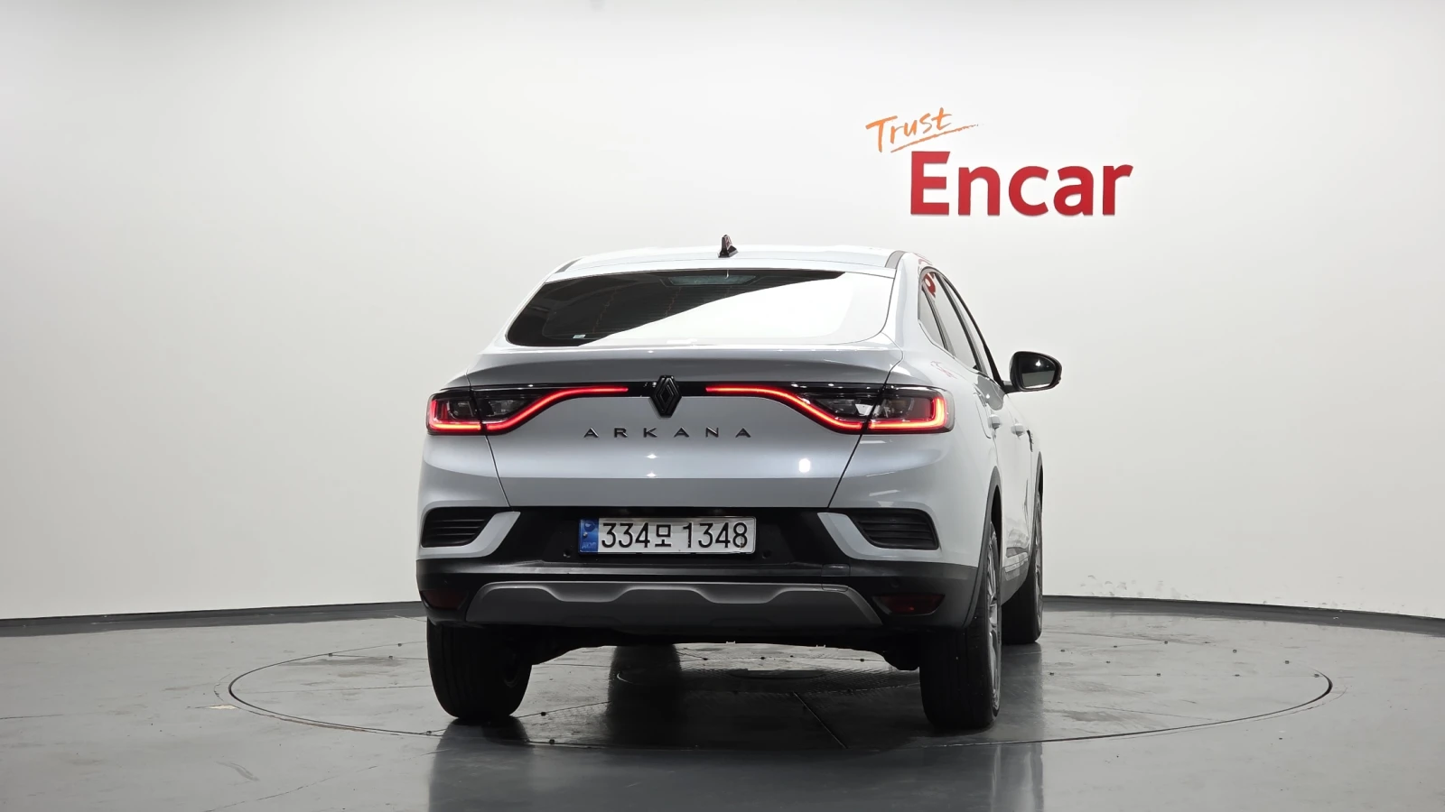 Renault Arkana 1.6* BLIND SPOT* ПОДГРЕВ ВОЛАН* КРАЙНА ЦЕНА, снимка 4 - Автомобили и джипове - 55496235