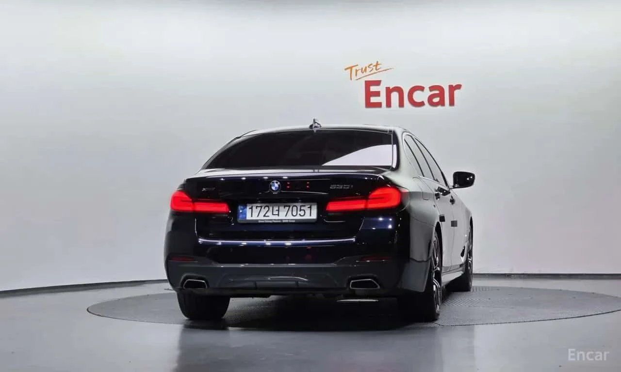 BMW 530 i xDrive M Sport /ОБДУХВАНЕ/ШИБИДАХ/ДИСТРОНИК/360, снимка 4 - Автомобили и джипове - 55728955