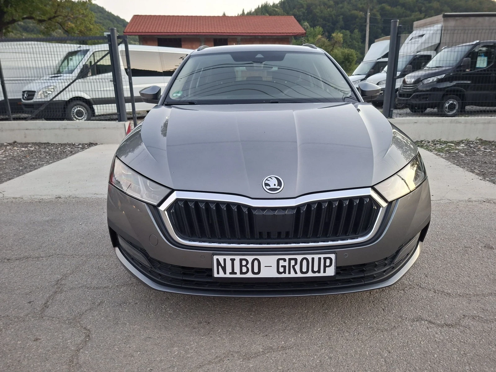 Skoda Octavia 2.0* DSG* A/C* XENON, снимка 8 - Автомобили и джипове - 55769544