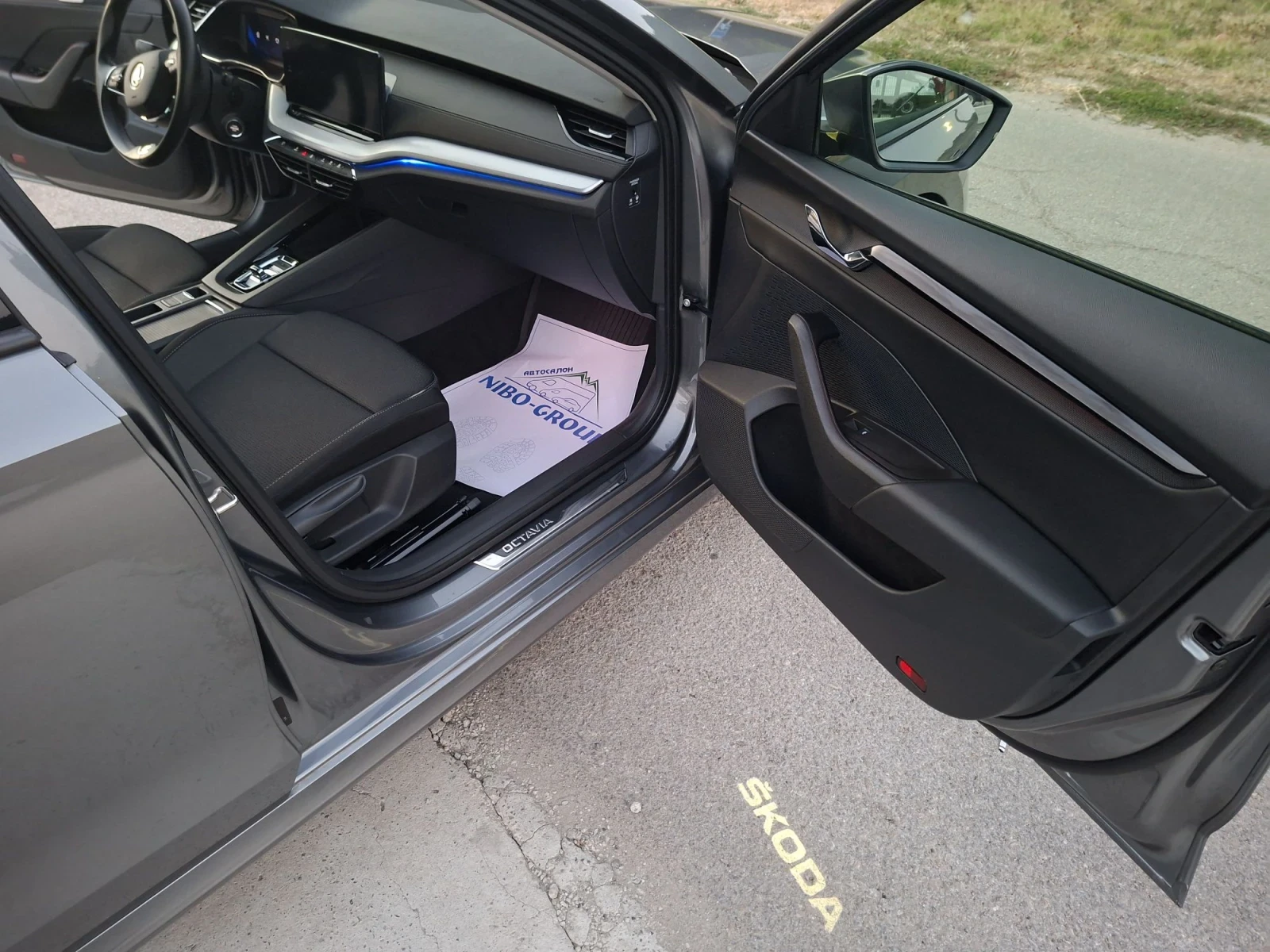 Skoda Octavia 2.0* DSG* A/C* XENON, снимка 10 - Автомобили и джипове - 55769544