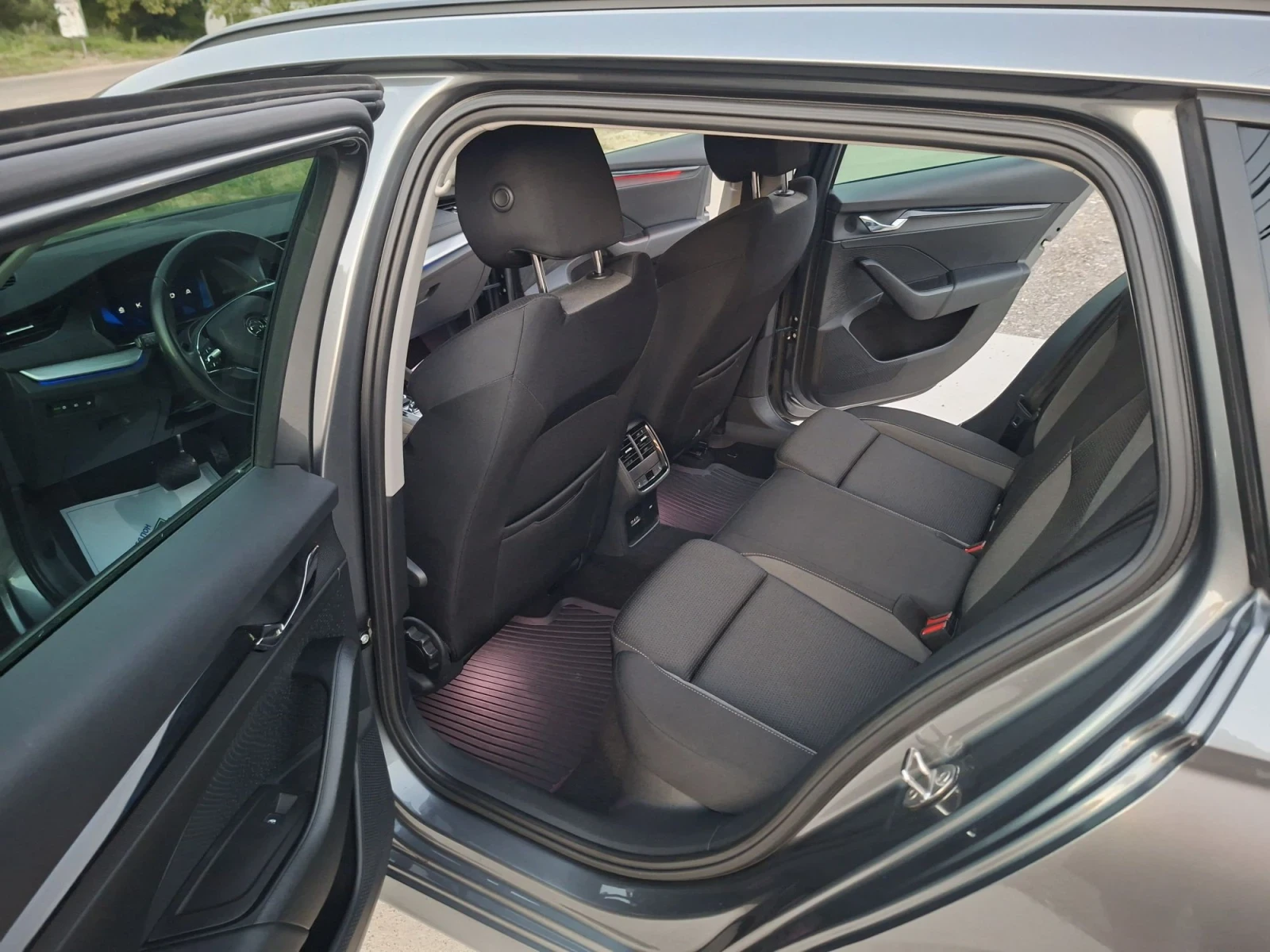 Skoda Octavia 2.0* DSG* A/C* XENON, снимка 12 - Автомобили и джипове - 55769544