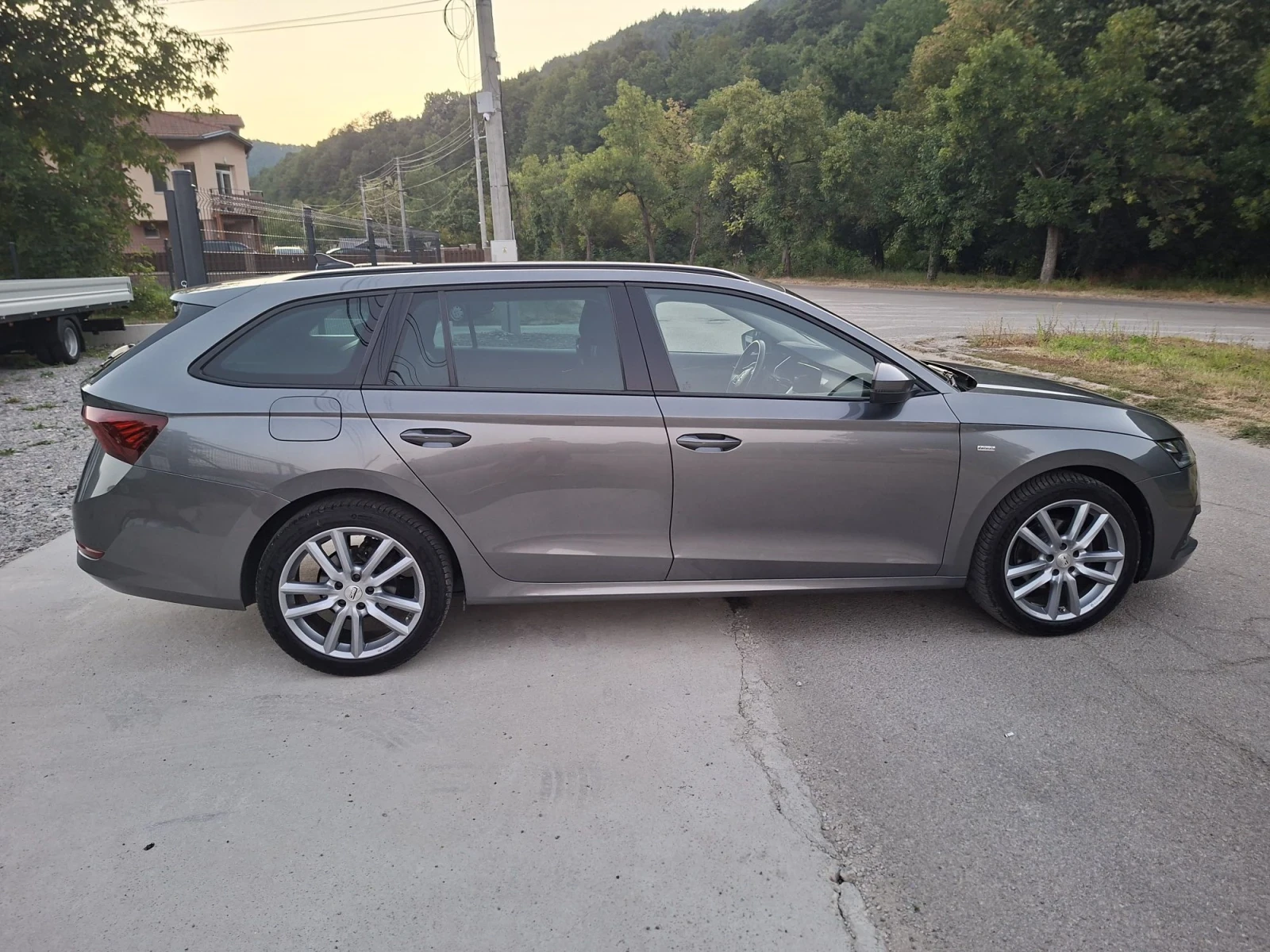 Skoda Octavia 2.0* DSG* A/C* XENON, снимка 6 - Автомобили и джипове - 55769544