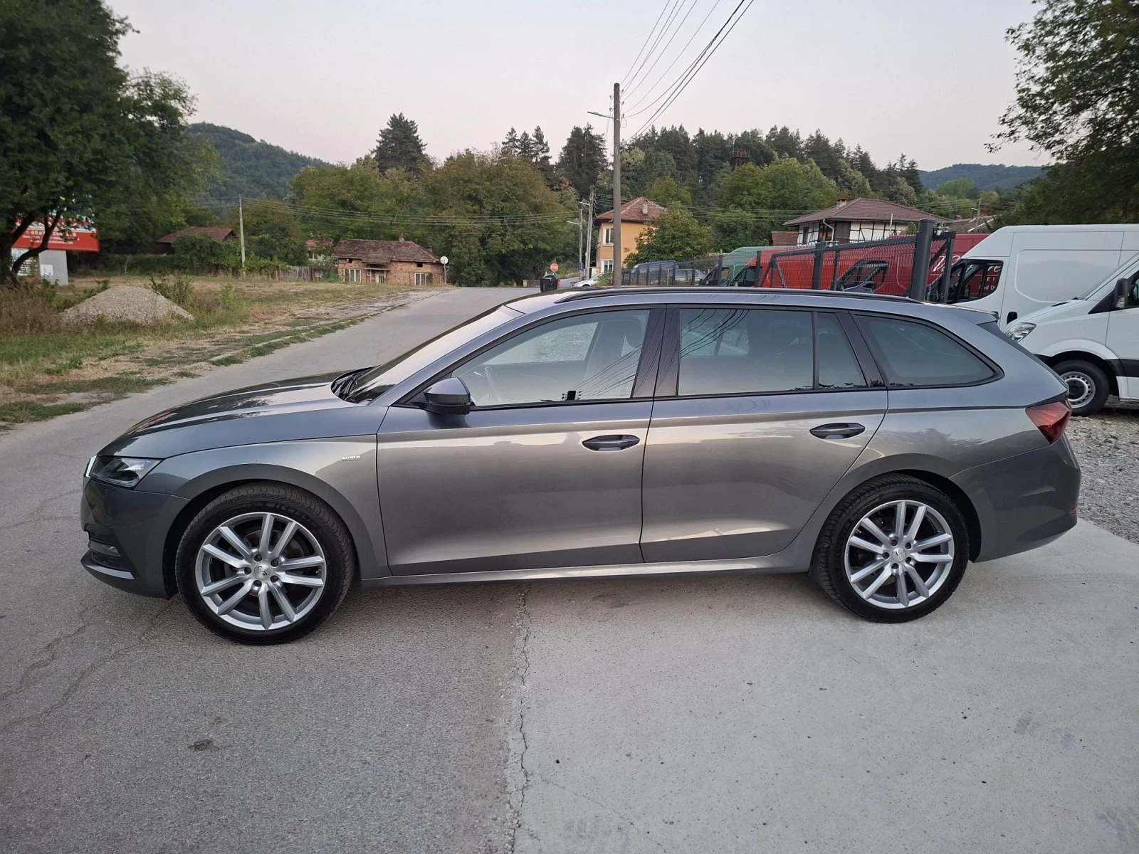 Skoda Octavia 2.0* DSG* A/C* XENON, снимка 2 - Автомобили и джипове - 55769544
