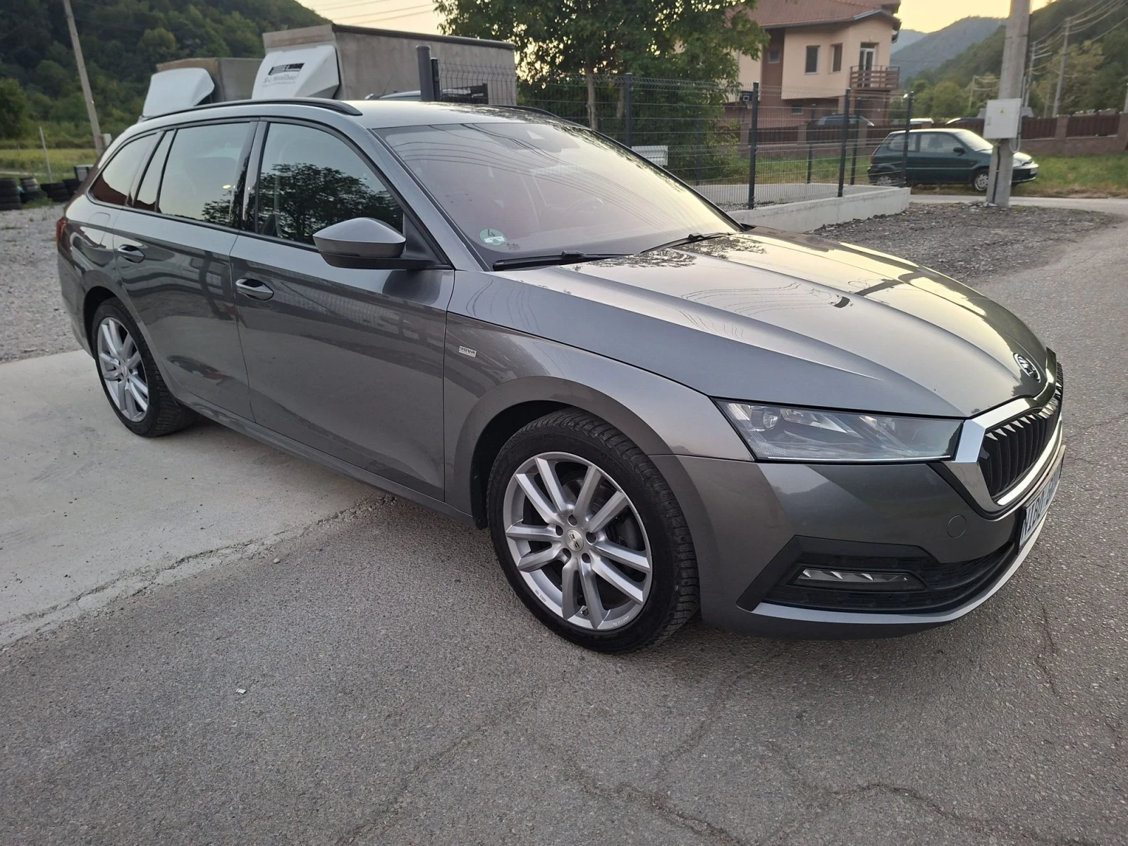 Skoda Octavia 2.0* DSG* A/C* XENON, снимка 7 - Автомобили и джипове - 55769544