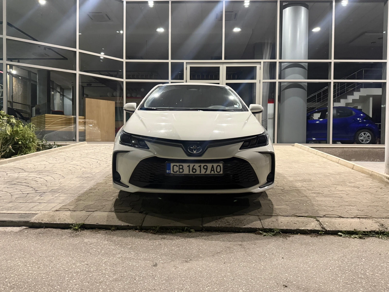 Toyota Corolla Седан/хибрид, снимка 2 - Автомобили и джипове - 56273987