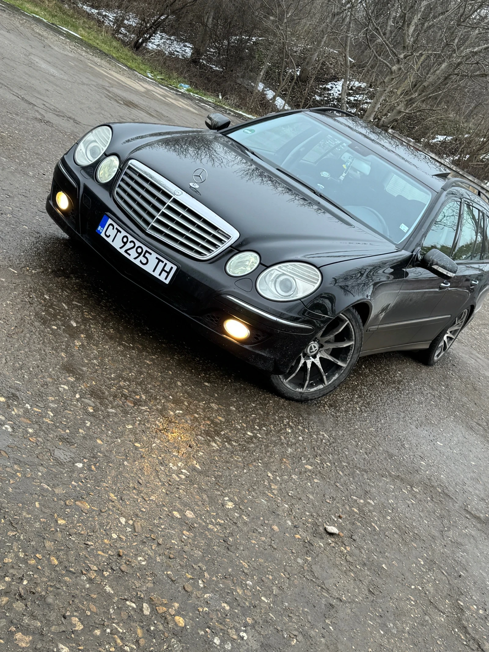 Mercedes-Benz E 220, снимка 3 - Автомобили и джипове - 56510696