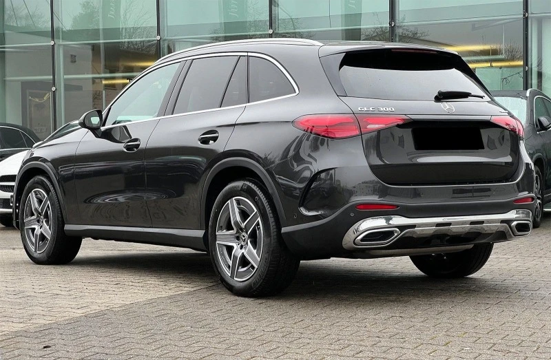 Mercedes-Benz GLC 300 * AMG* PANO* MEMO* LED* CAM* NAVI* LED* , снимка 4 - Автомобили и джипове - 45095547