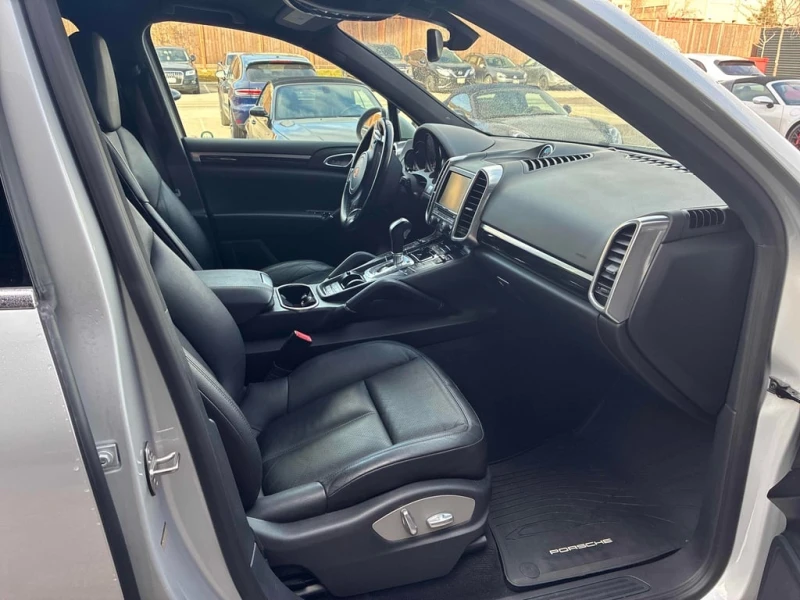 Porsche Cayenne * Diesel * CARFAX * БЕЗ ПЪРВОНАЧАЛНА ВНОСКА, снимка 16 - Автомобили и джипове - 52574411