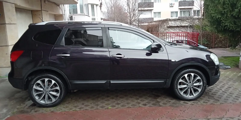 Nissan Qashqai, снимка 8 - Автомобили и джипове - 52997695