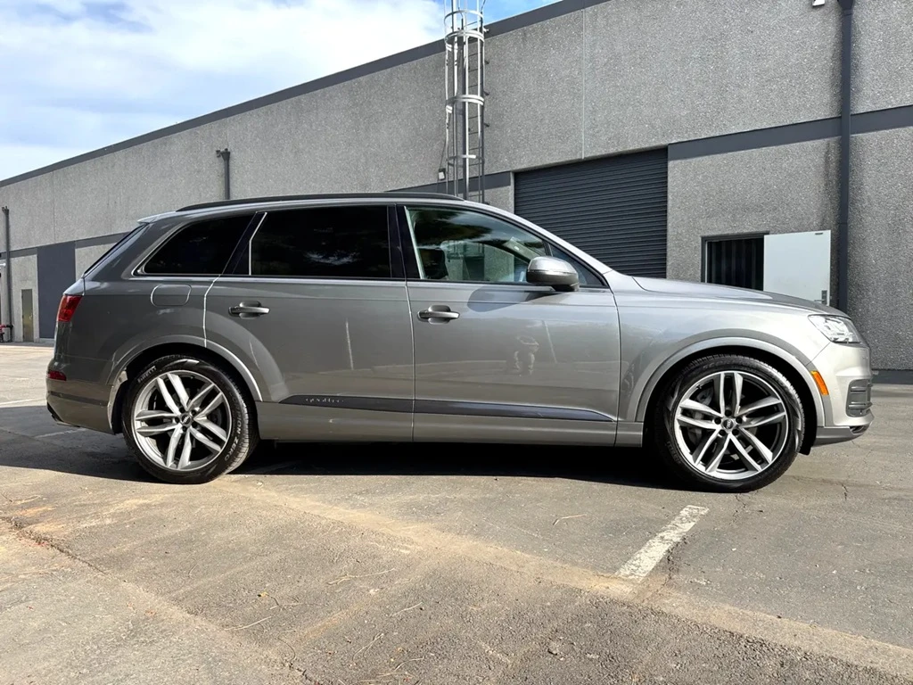 Audi Q7 PRESTIGE* BLACK OPTIC* MATRIX* DISTRO* 7МЕСТА* ПАН - изображение 5