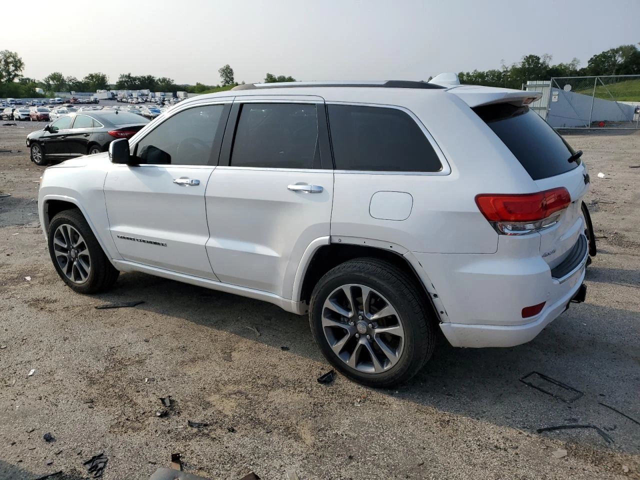 Jeep Grand cherokee OVERLAND Обдух* 8ZF* Подгрев* LED* Пано* Въздух*  - изображение 3