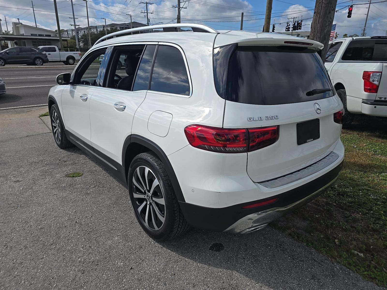 Mercedes-Benz GLB  - изображение 2