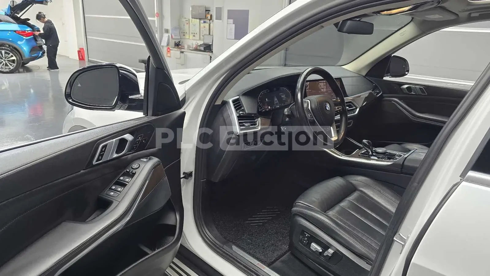 BMW X5 * HEAD-UP DISPLAY * ПАНОРАМА * DISTRONIC, снимка 10 - Автомобили и джипове - 54267959