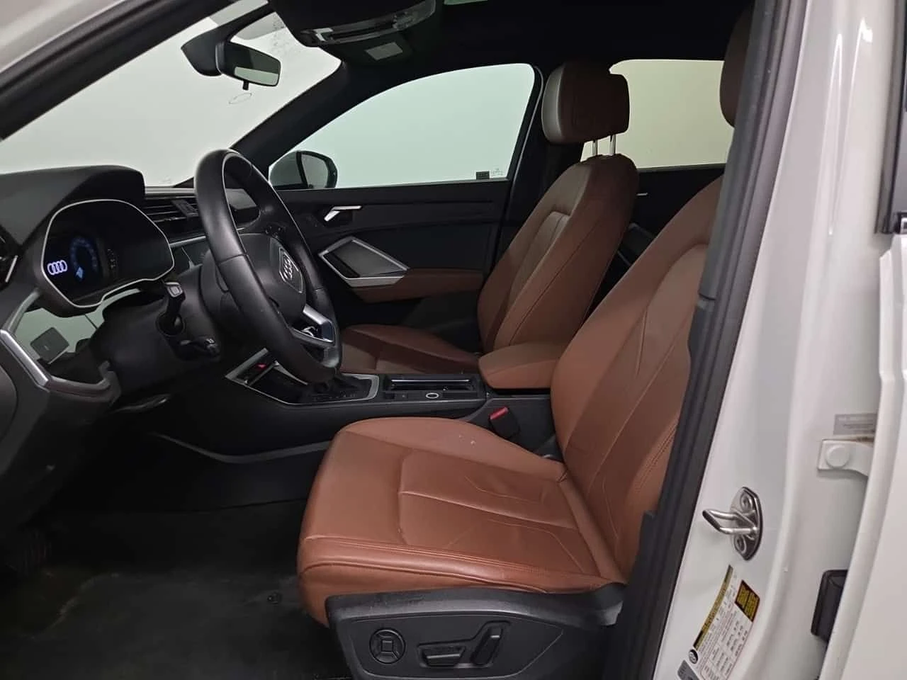 Audi Q3 PANO| ПОДГРЕВИ| 2 КЛЮЧА| CARFAX, снимка 9 - Автомобили и джипове - 55062916