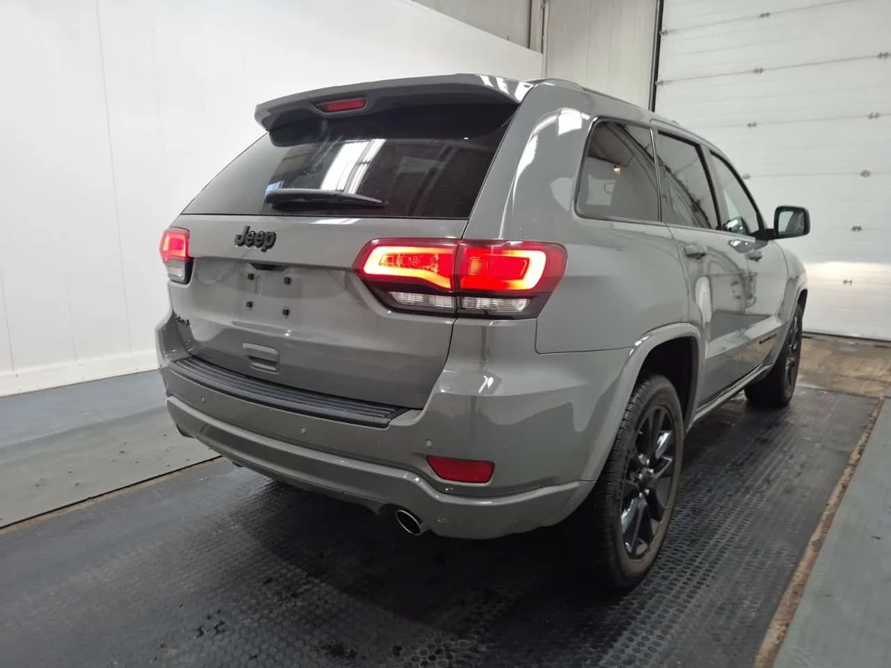 Jeep Grand cherokee * Altitude * АВТОКРЕДИТ * ГЛАВНО ПРЕДСТАВИТЕЛСТВО, снимка 6 - Автомобили и джипове - 55651903