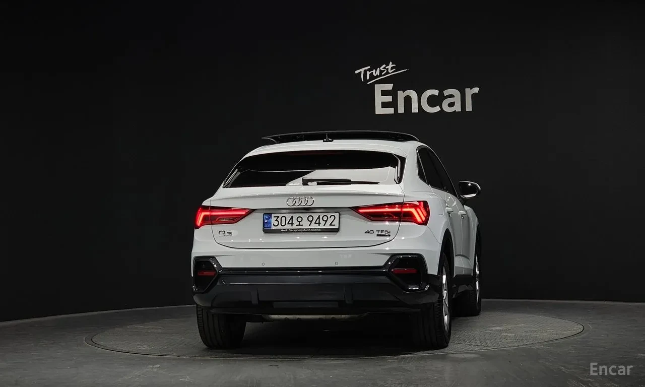 Audi Q3 Sportback 40TFSI* MATRIX* S* LINE* ДИСТРОНИК* ХЕДЪП* КАМЕРА*, снимка 4 - Автомобили и джипове - 55962693