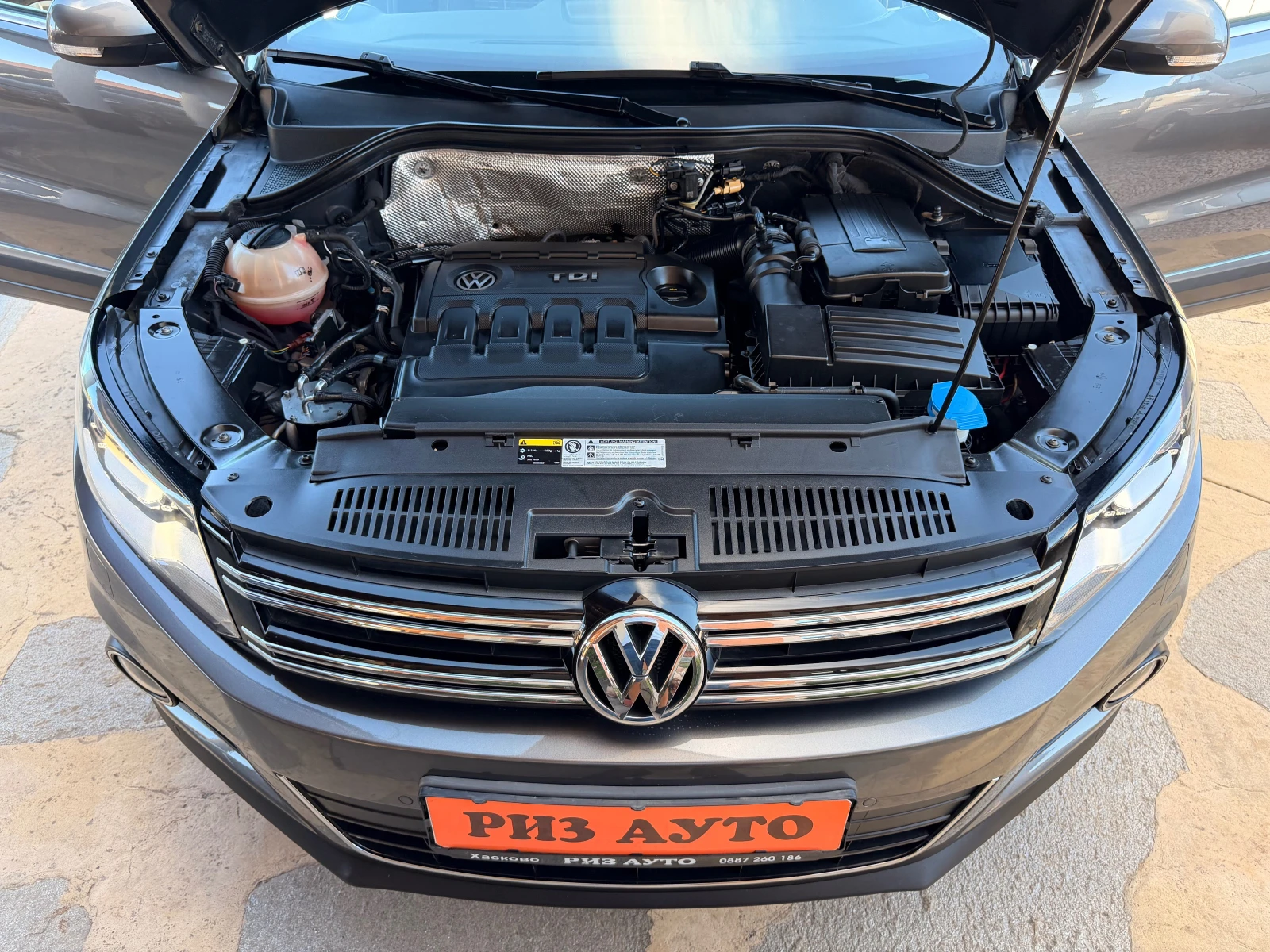 VW Tiguan 2.0TDI* NAVI* 100%км* FACE* KAMERA* НОВИЯ МОТОР, снимка 17 - Автомобили и джипове - 56132073