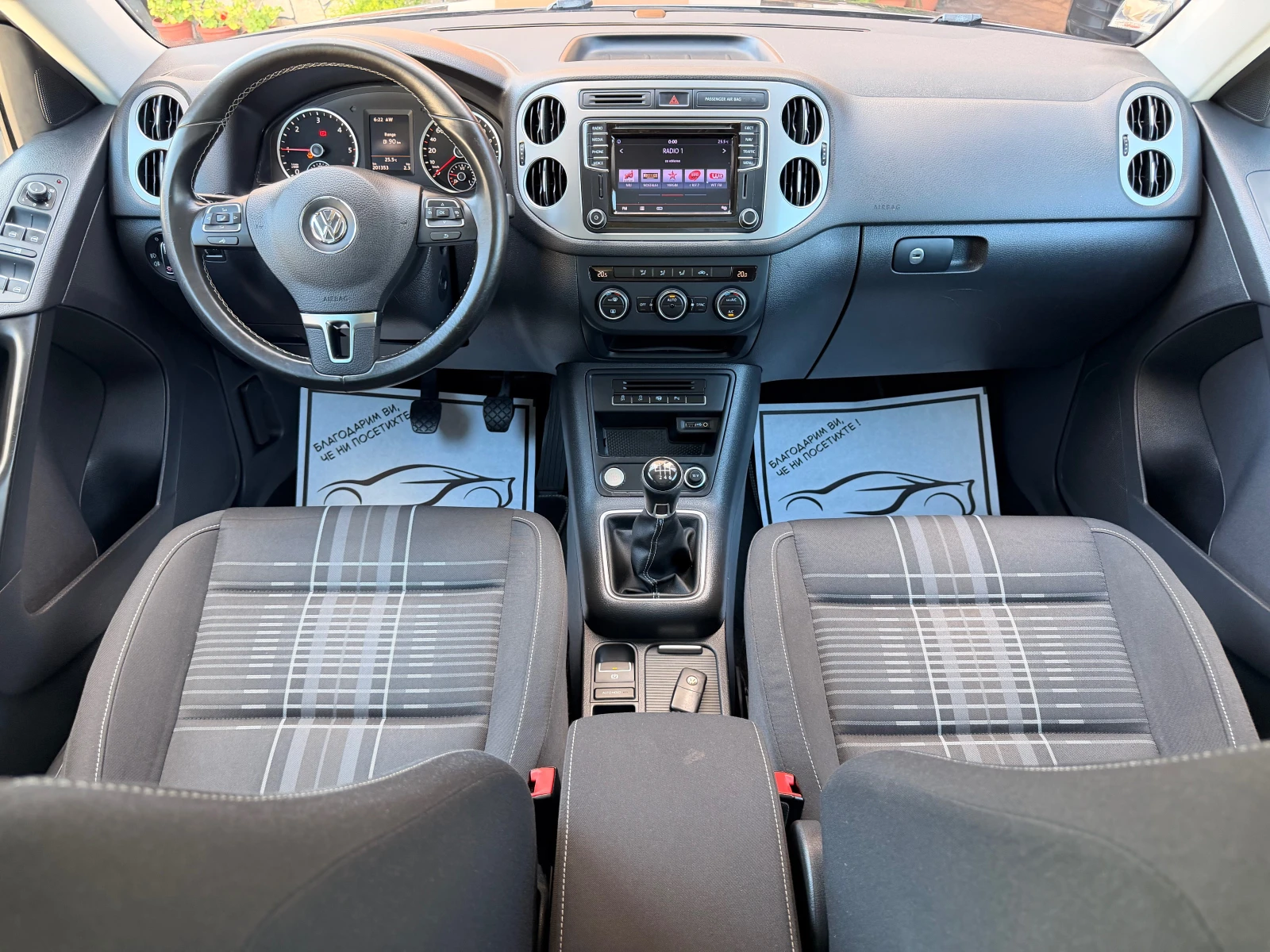 VW Tiguan 2.0TDI* NAVI* 100%км* FACE* KAMERA* НОВИЯ МОТОР, снимка 13 - Автомобили и джипове - 56132073
