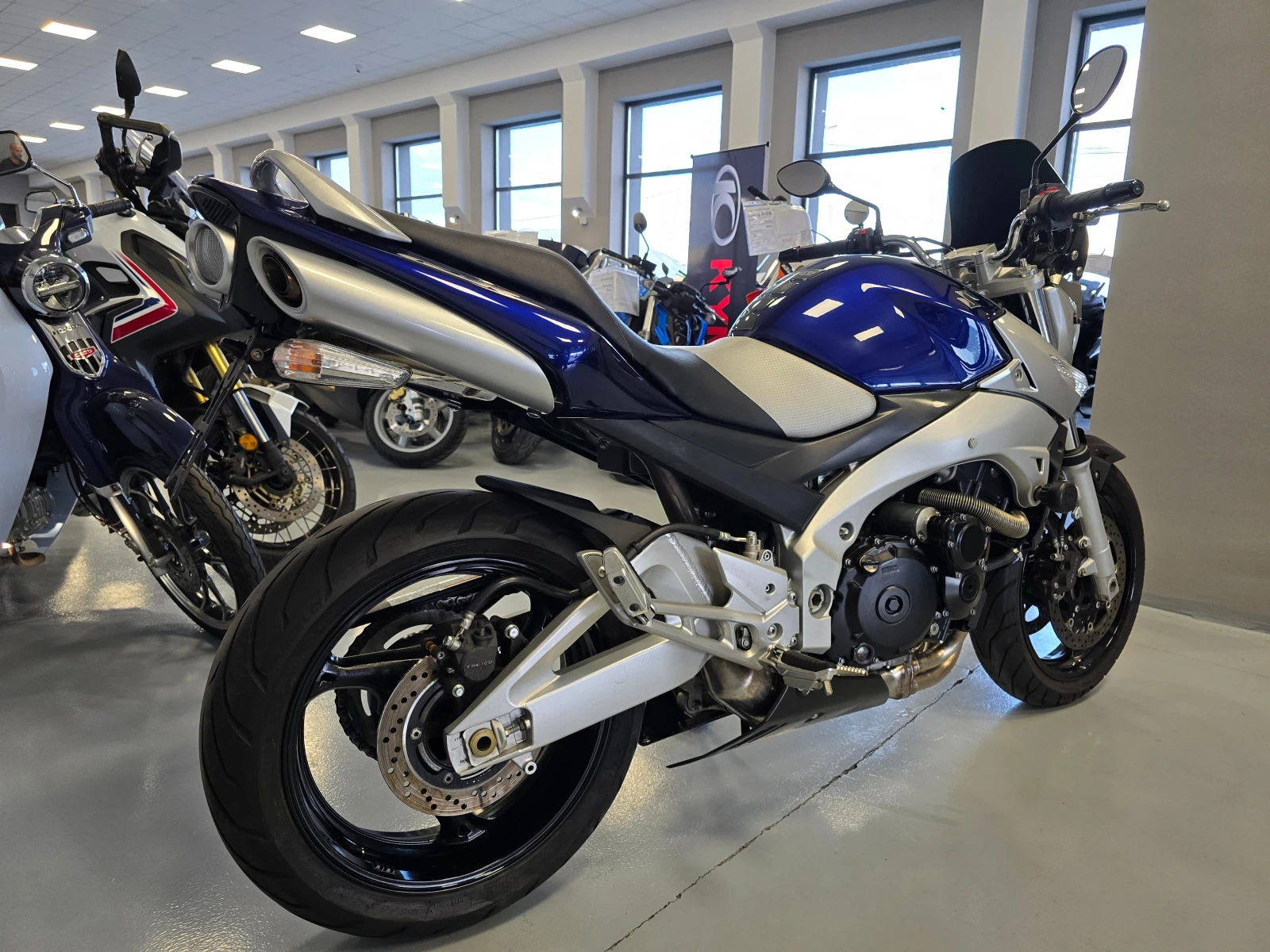 Suzuki Gsr 600ie, Перфектен -25353км.! - изображение 3