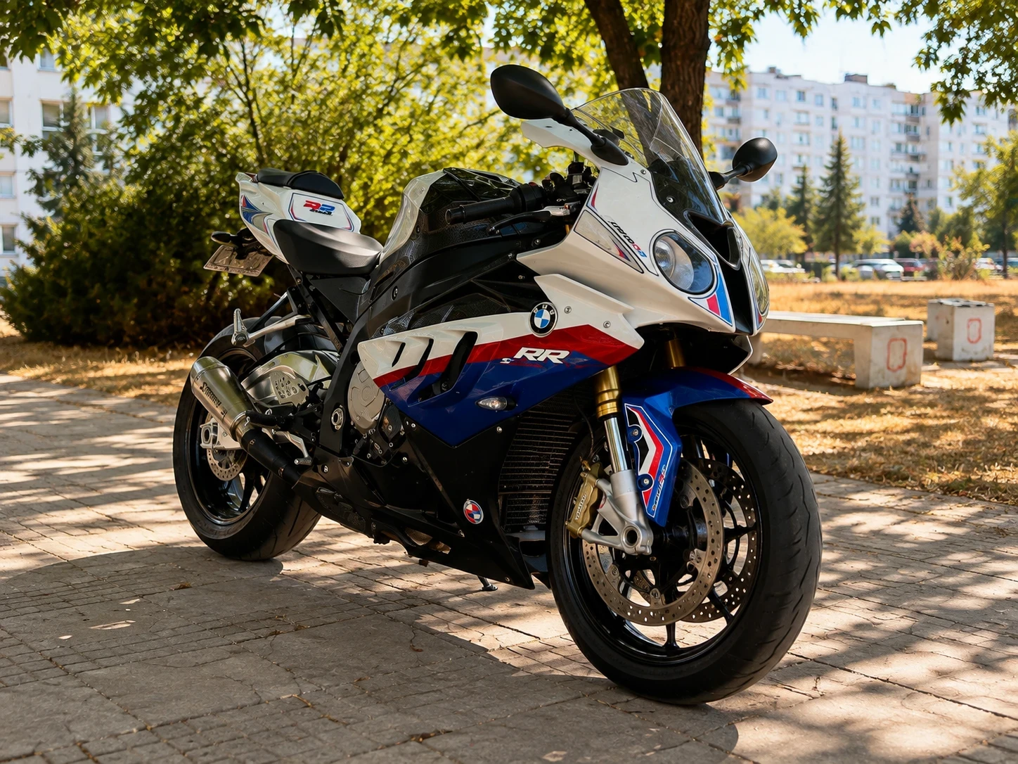 BMW S