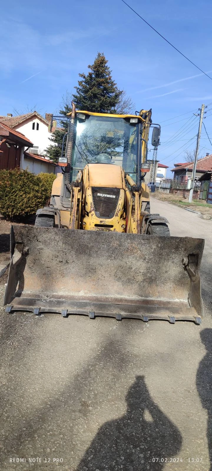 Багер Komatsu WB93R-5, снимка 2 - Индустриална техника - 49553443